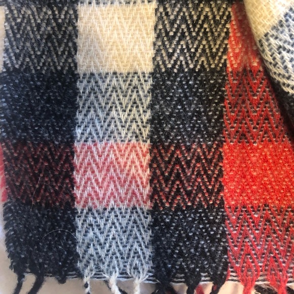 Scraf - Picture 6 of 8